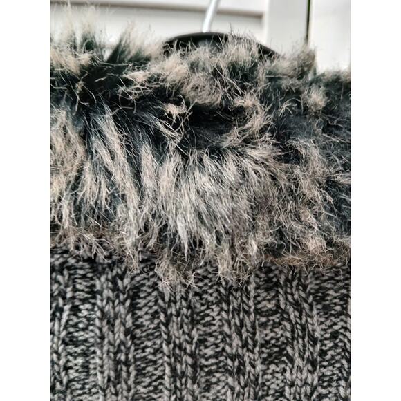 Vintage the Sweater Project Blk/Wht Cardigan Faux Fur Collar Zip Front sz JR. XL - Picture 9 of 10